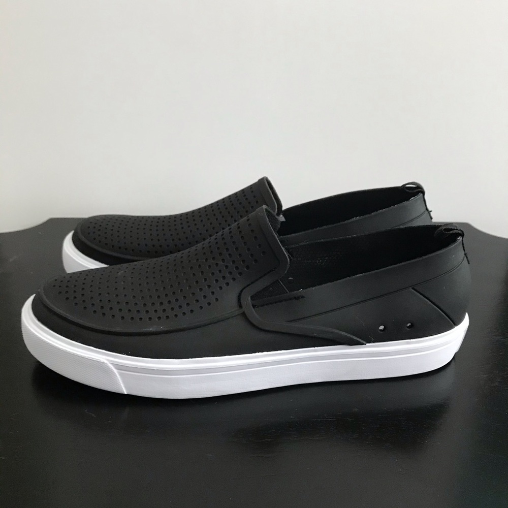 B&W Slip-on Rubber Shoes